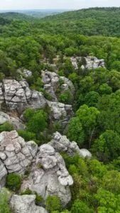 family hikes in Illinois